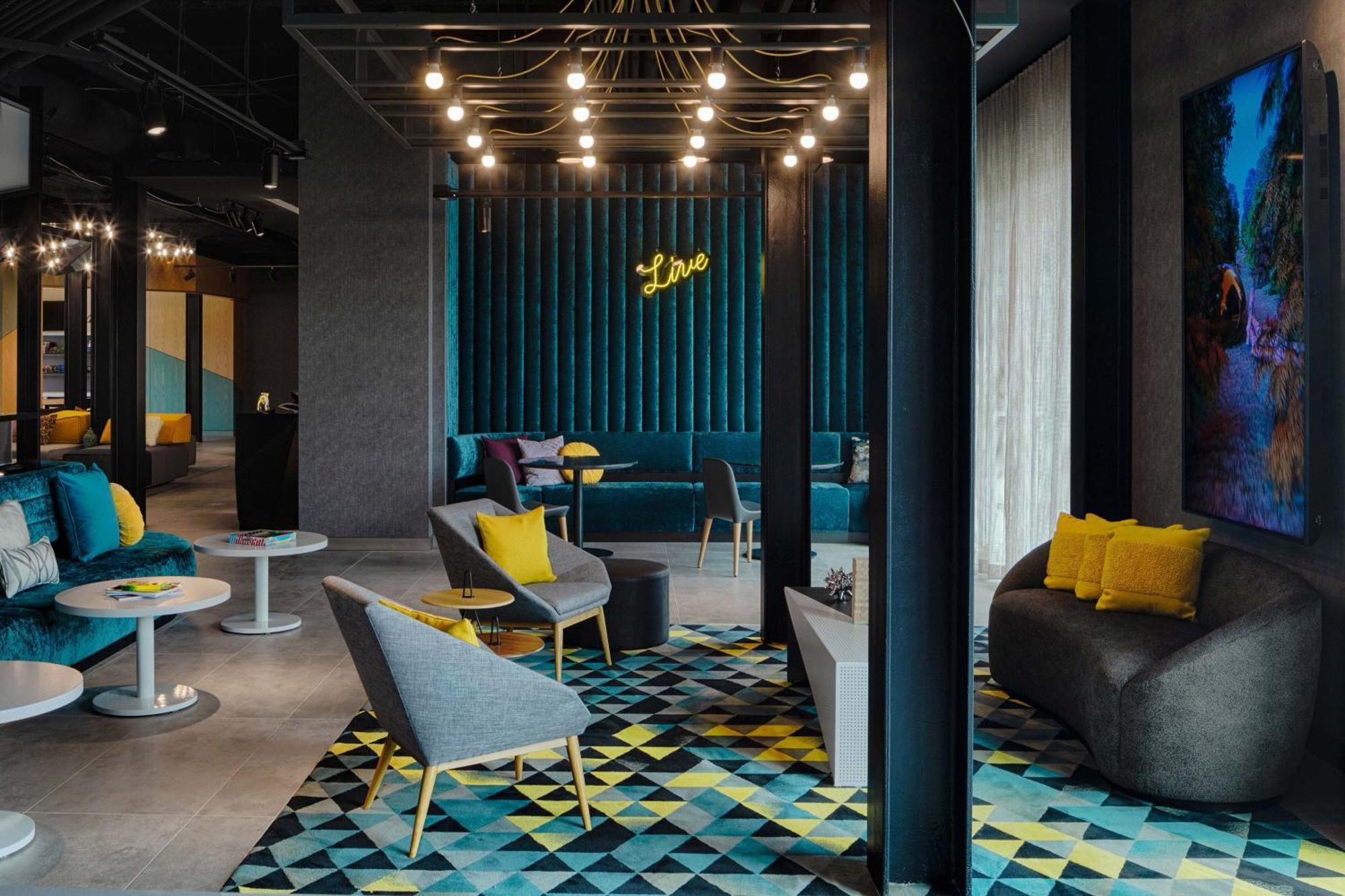 Aloft Hotel 3*